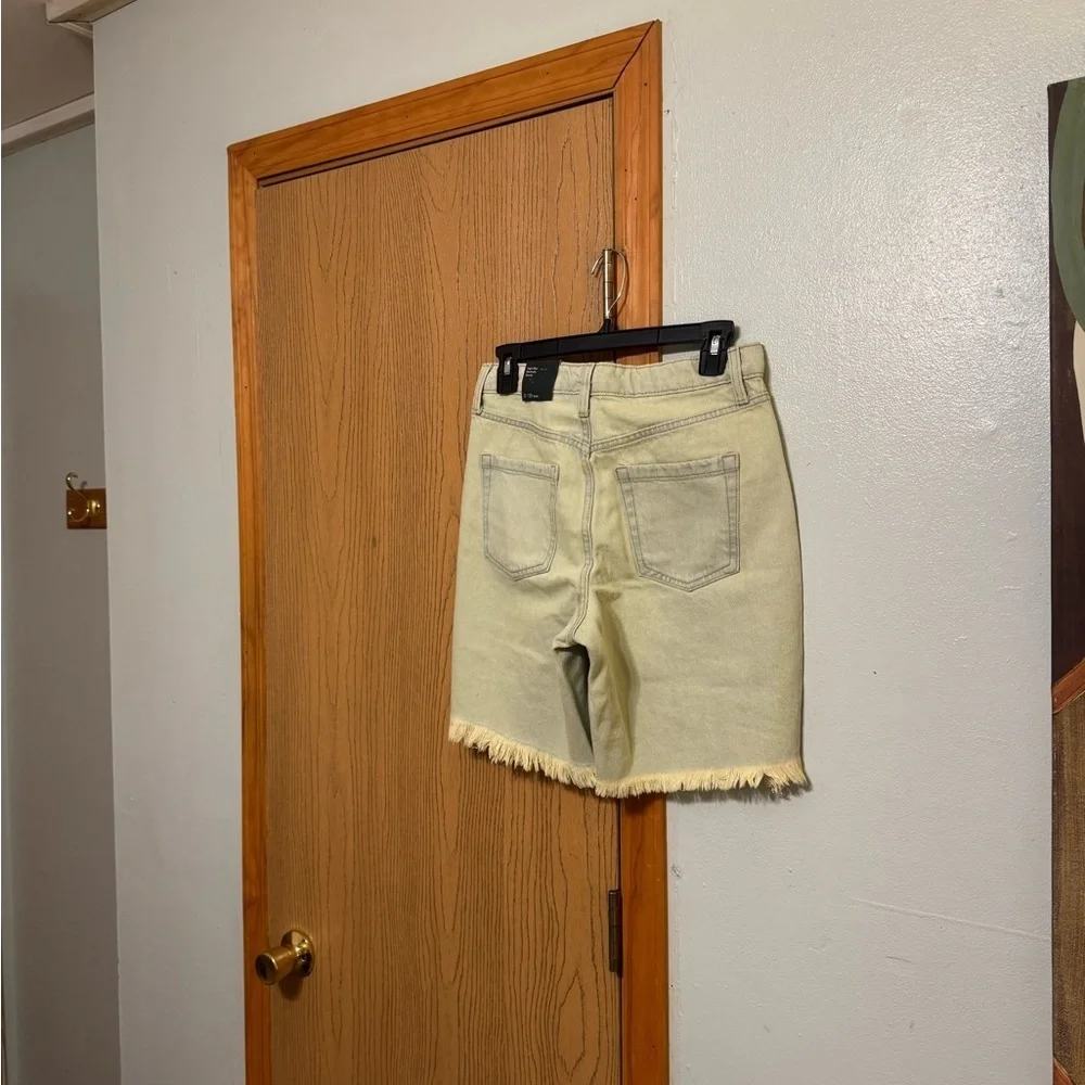 Wild Fable NWT Size 0/25 Distressed High-Rise Button-Fly Denim Bermuda Shorts
